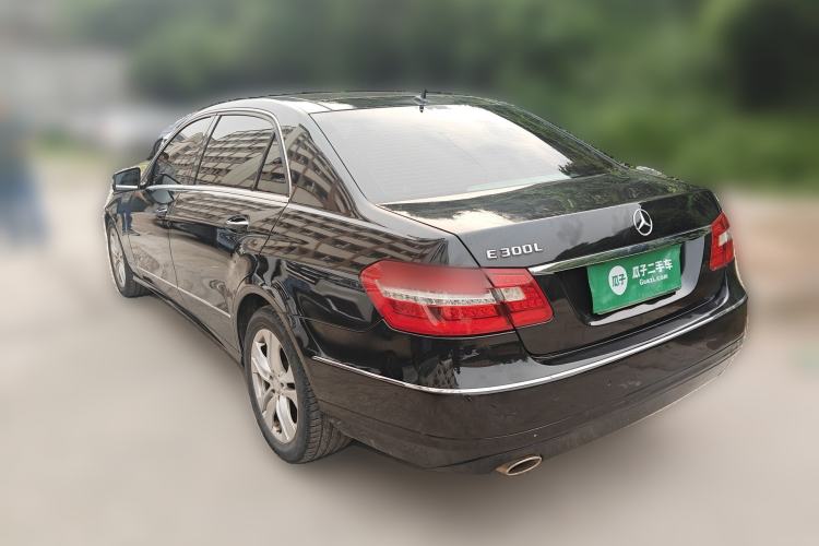 Used Mercedes-Benz E-Class 2010 E 300 L Fashion Model
