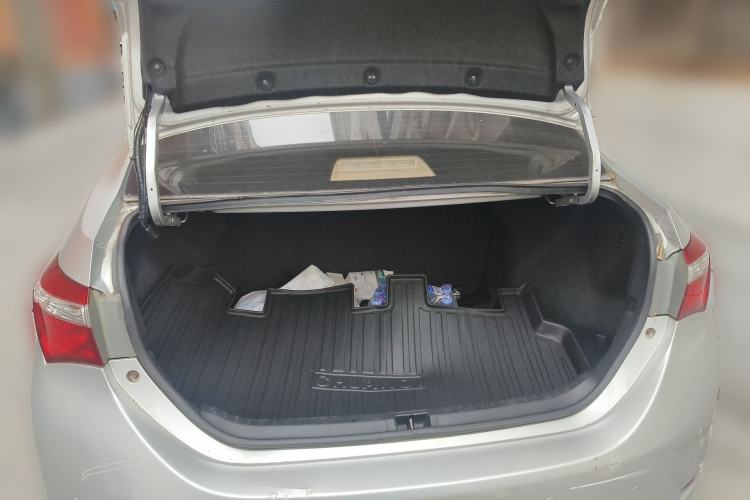 Used Toyota Corolla 2014 1.6L CVT GL-i Trunk