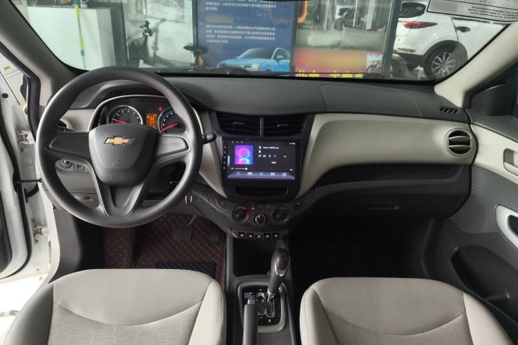 Used Chevrolet Sail 2018 Sail 3 1.3L AMT Ideal Edition Center Console