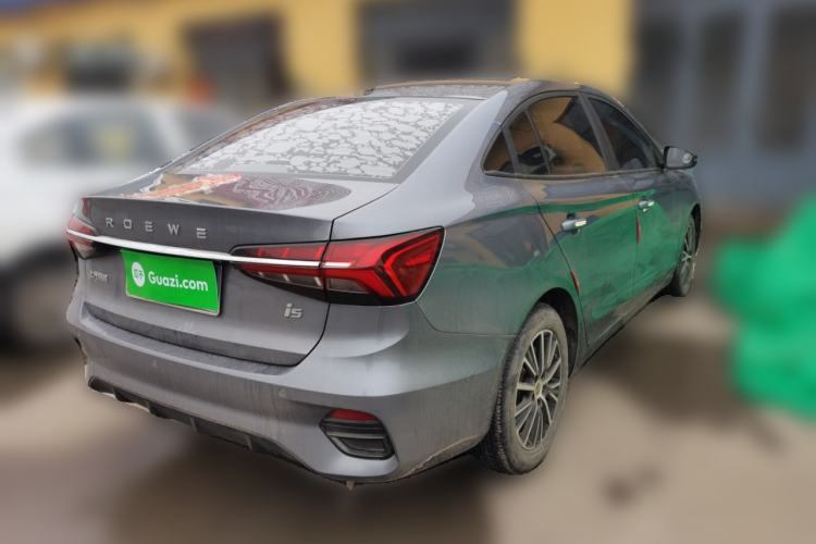 Used Roewe i5 2021 1.5L CVT Black Gold Edition
