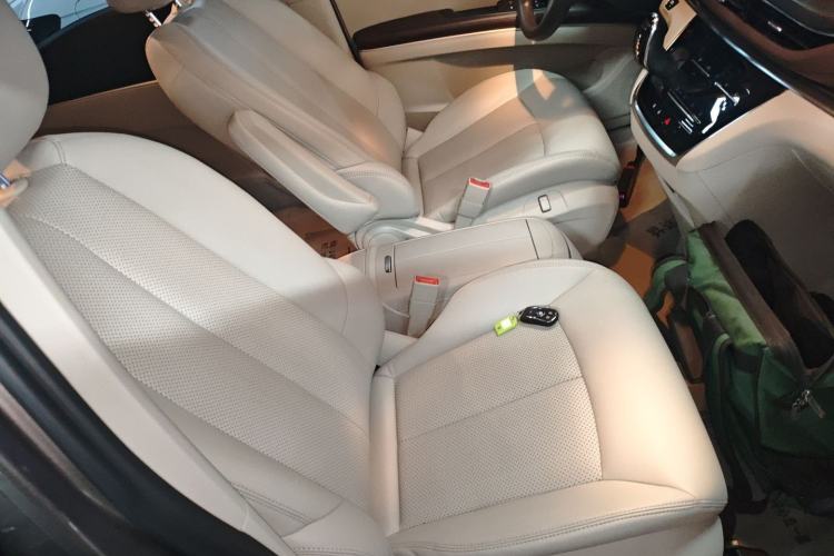 Used Buick GL8 2023 Land Executive Class Comfort Model Right Front Seat