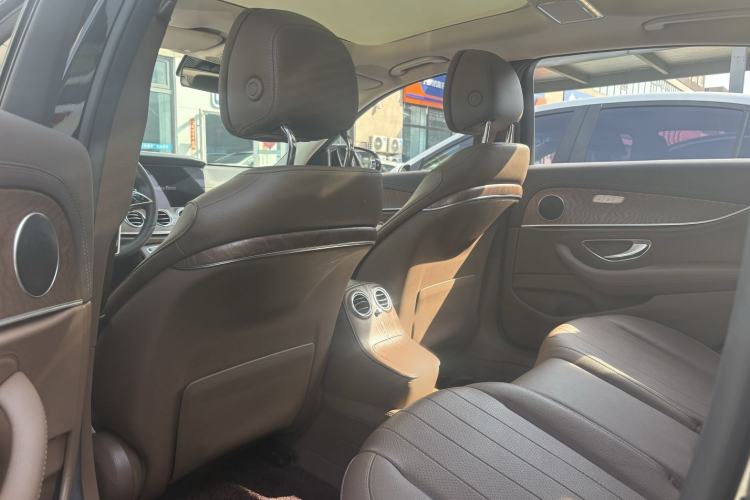 Used Mercedes-Benz E-Class 2023 Updated E 300 L Fashion Edition Interior 3