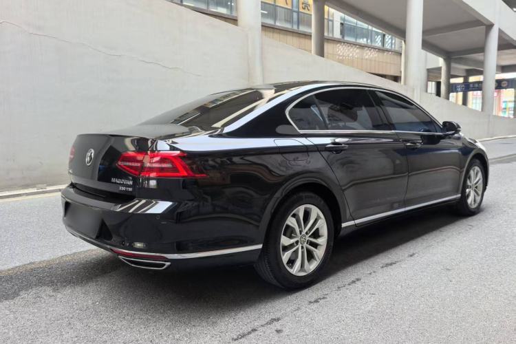 Used Volkswagen Magotan 2017 330TSI DSG Luxury Model
