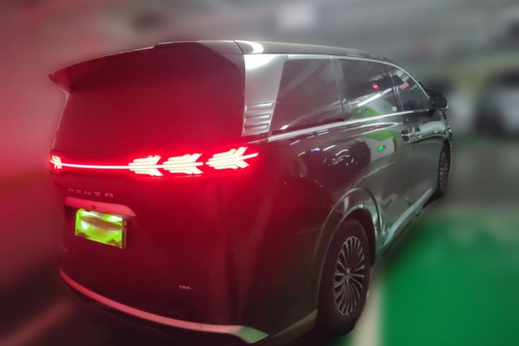 Used Denza D9 2024 DM-i 1050 Luxury Model