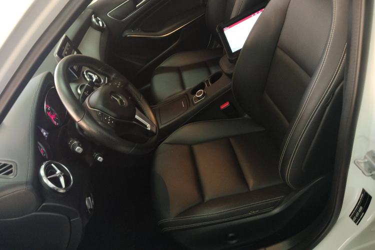 Used Mercedes-Benz GLA 2015 GLA 220 4MATIC Fashion Model