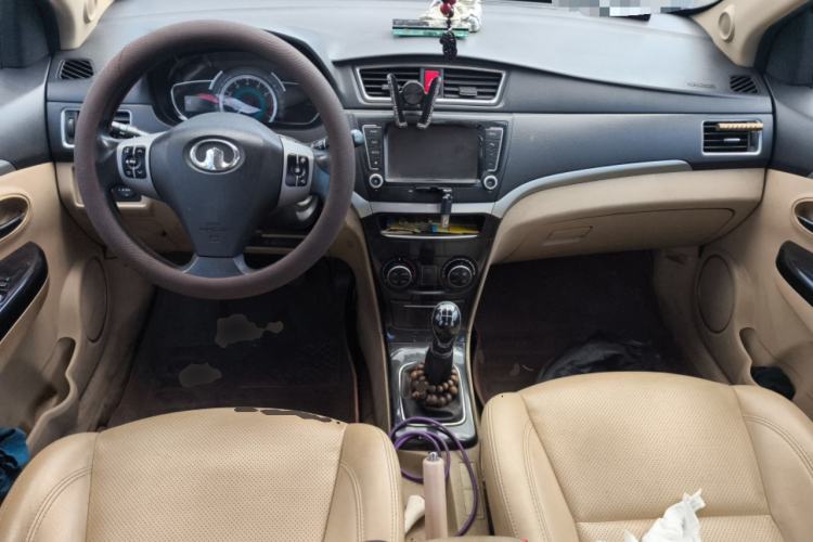 Used Great Wall C30 2013 New Vision Edition 1.5L Manual ZhiShang Model Center Console