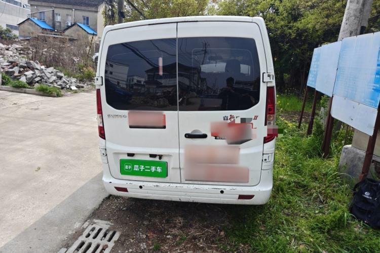 Used CHANGAN KAICHENG Ruixing EM60 2025 Model, Passenger Version—Comfortable Type, 6 Seats, 240 km, Side Doors, 60 kW Rear