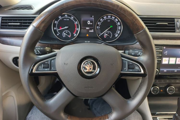 Used Skoda Superb 2016 TSI380 DSG Prestige Edition
