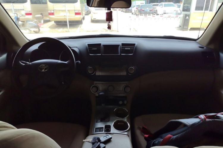 Used Toyota Highlander 2009 2.7L 2WD 5-Seater Elite Edition Center Console