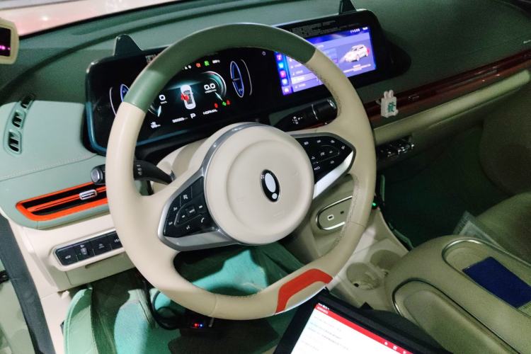 Used ORA Good Cat 2023 401 km Standard Range Premium Version Lithium Iron Phosphate Steering Wheel