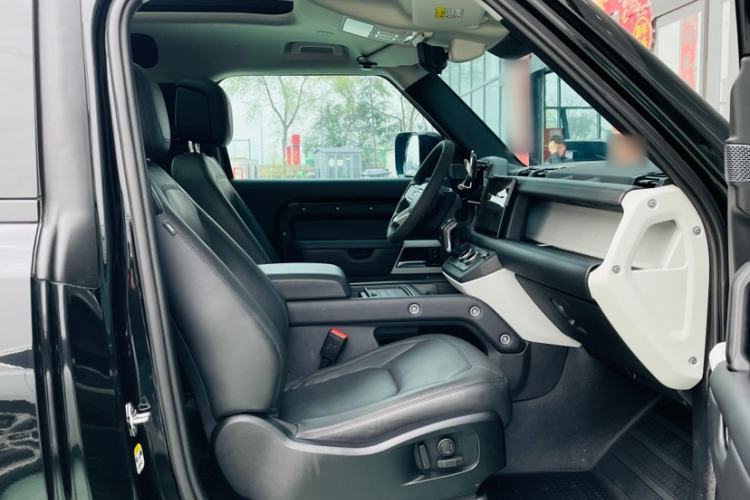 Used Land Rover Defender 2023 Facelift 90 3.0T P400 XS Interior 12