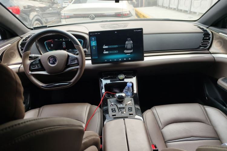 Used BYD Han 2020 DM Four-Wheel Drive Performance Edition Luxury Model Center Console