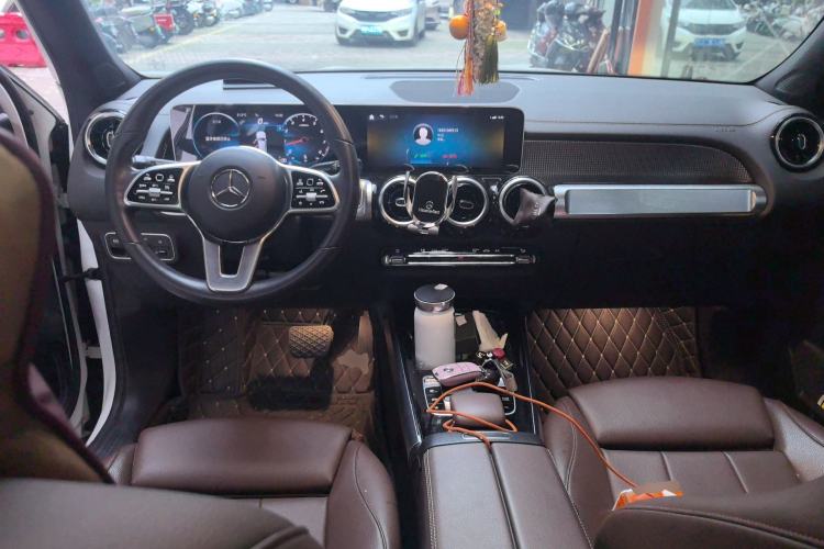 Used Mercedes-Benz GLB 2020 GLB 200 Dynamic Edition Center Console