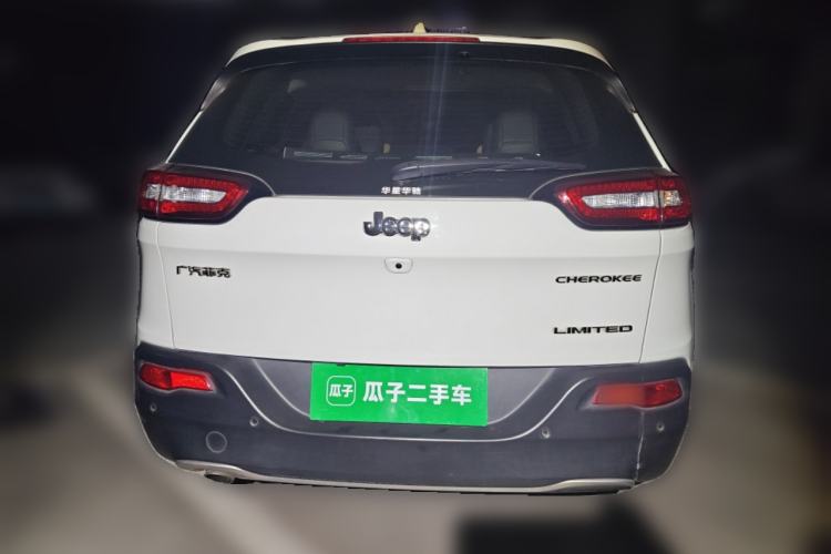 Used Jeep Cherokee 2017 2.0L Superior Edition