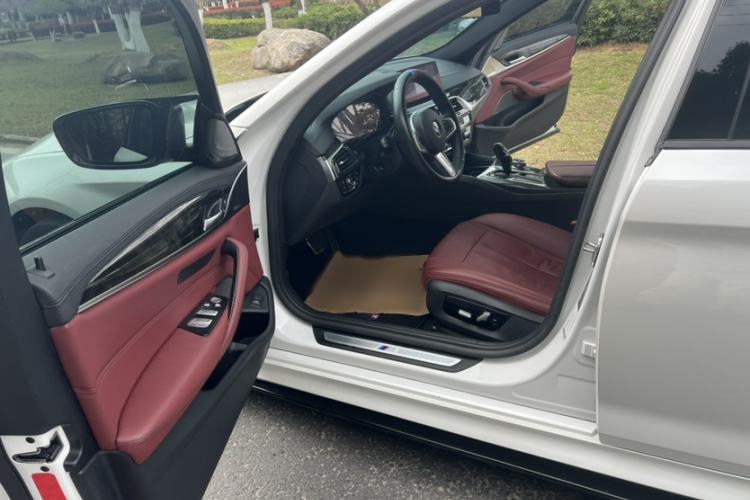 Used BMW 5 Series 2019 530Li Luxury Edition M Sport Package Interior 4