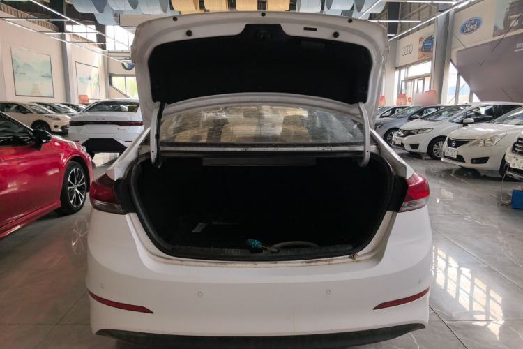 Used Hyundai Elantra (6th Generation / Lingdong) 2016 1.6L Automatic ZhiXuan – Elite Version