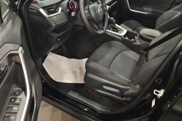 Used Toyota Wildlander 2023 2.0L CVT Two-Wheel Drive Leading Edition Driver Seat