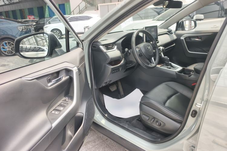 Used Toyota RAV4 2021 2.0L CVT Four-Wheel Drive Premium Edition