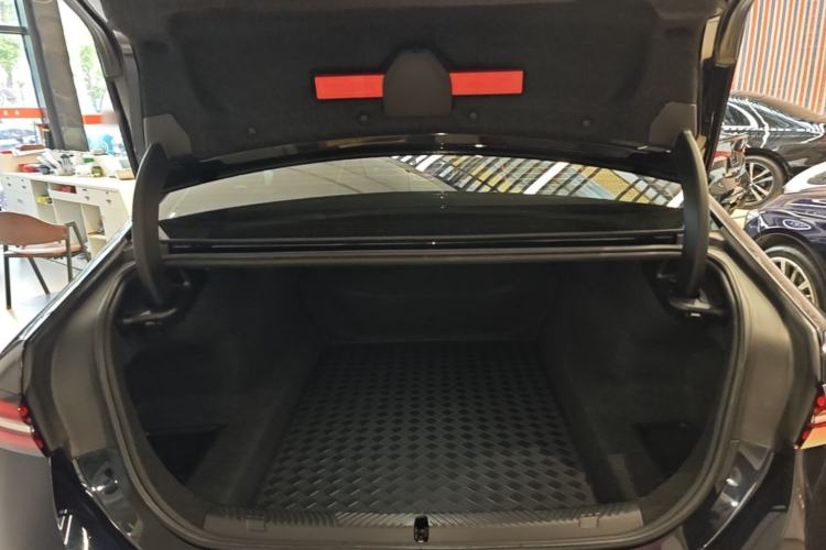 Used BMW 5 Series 2024 530Li Luxury Edition M Sport Package
