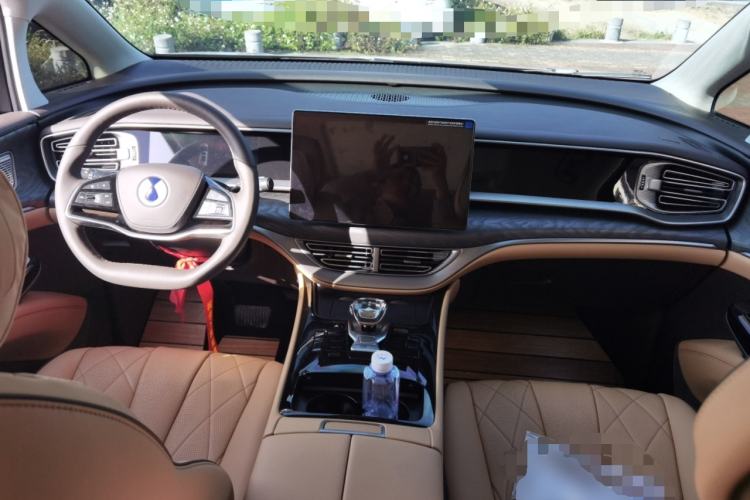 Used Denza D9 2024 DM-i 980 Four-Wheel Drive Prestige Model
