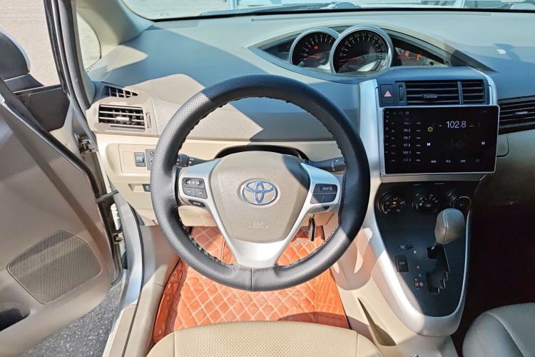 Used Toyota Verso 2014 Starlight 180E CVT Elite Edition Steering Wheel