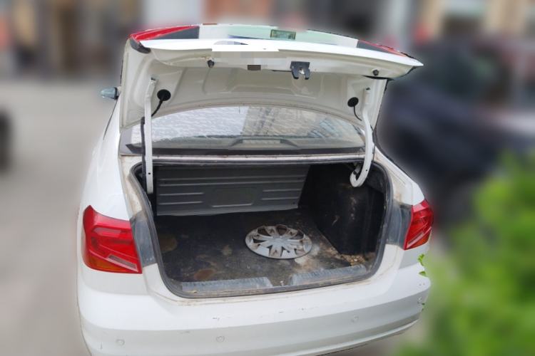 Used Volkswagen Jetta 2017 1.5L Automatic Fashion Model Trunk