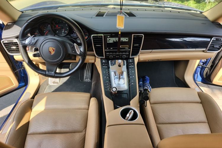 Used Porsche Panamera 2016 Panamera Edition 3.0T Center Console