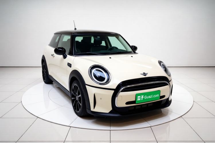 Used MINI 2022 1.5T COOPER Artist Front Right 45 Deg