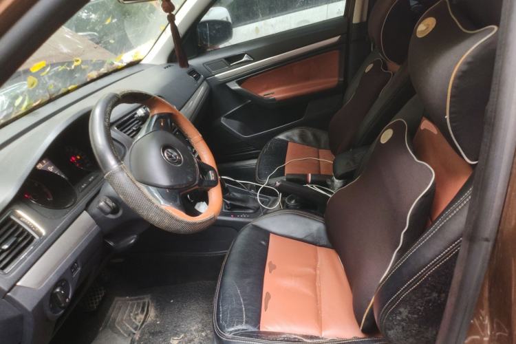 Used Volkswagen Gran Lavida 2015 1.6L Automatic Fashion Edition Left Front Seat