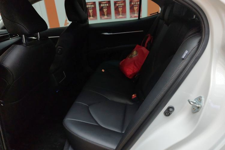 Used Toyota Camry 2023 2.0G Luxury Edition
