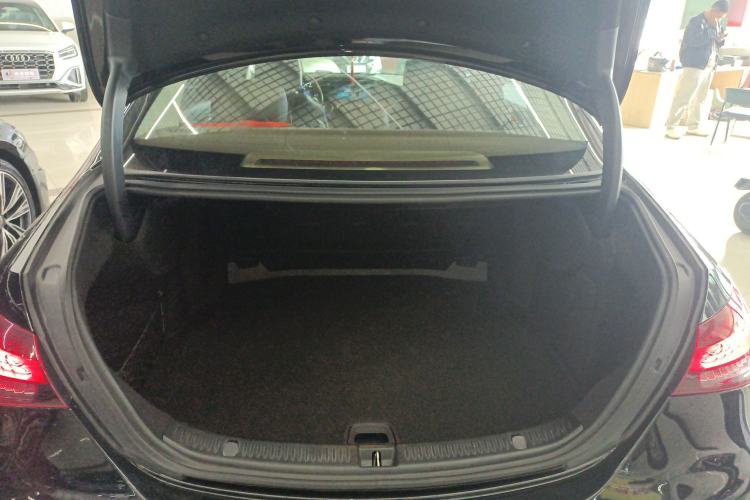 Used Mercedes-Benz E-Class 2022 Second Facelift E 300 L Fashion Edition Trunk