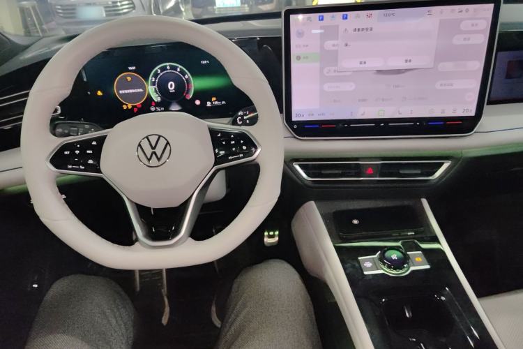 Used Volkswagen Tiguan L 2024 PRO 330TSI Two-Wheel Drive R-Line Smart Edition Center Console