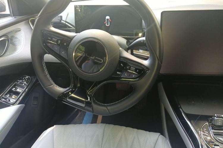 Used BYD Seal 2022 550 km Standard Range Rear-Wheel Drive Prestige Version