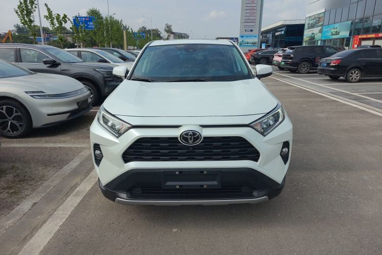 Used Toyota RAV4 2021 2.0L CVT Two-Wheel Drive Fashion PLUS Edition Front