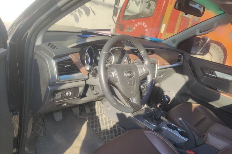 Used JAC T8 2019 2.0T Diesel Two-Wheel Drive Smart Connect Version Standard Double Cabin HFC4DB2-1D1
