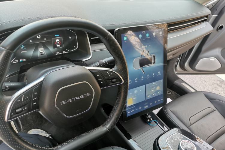 Used SERES SF5 2021 Four-Wheel Drive Freedom Expedition Edition
