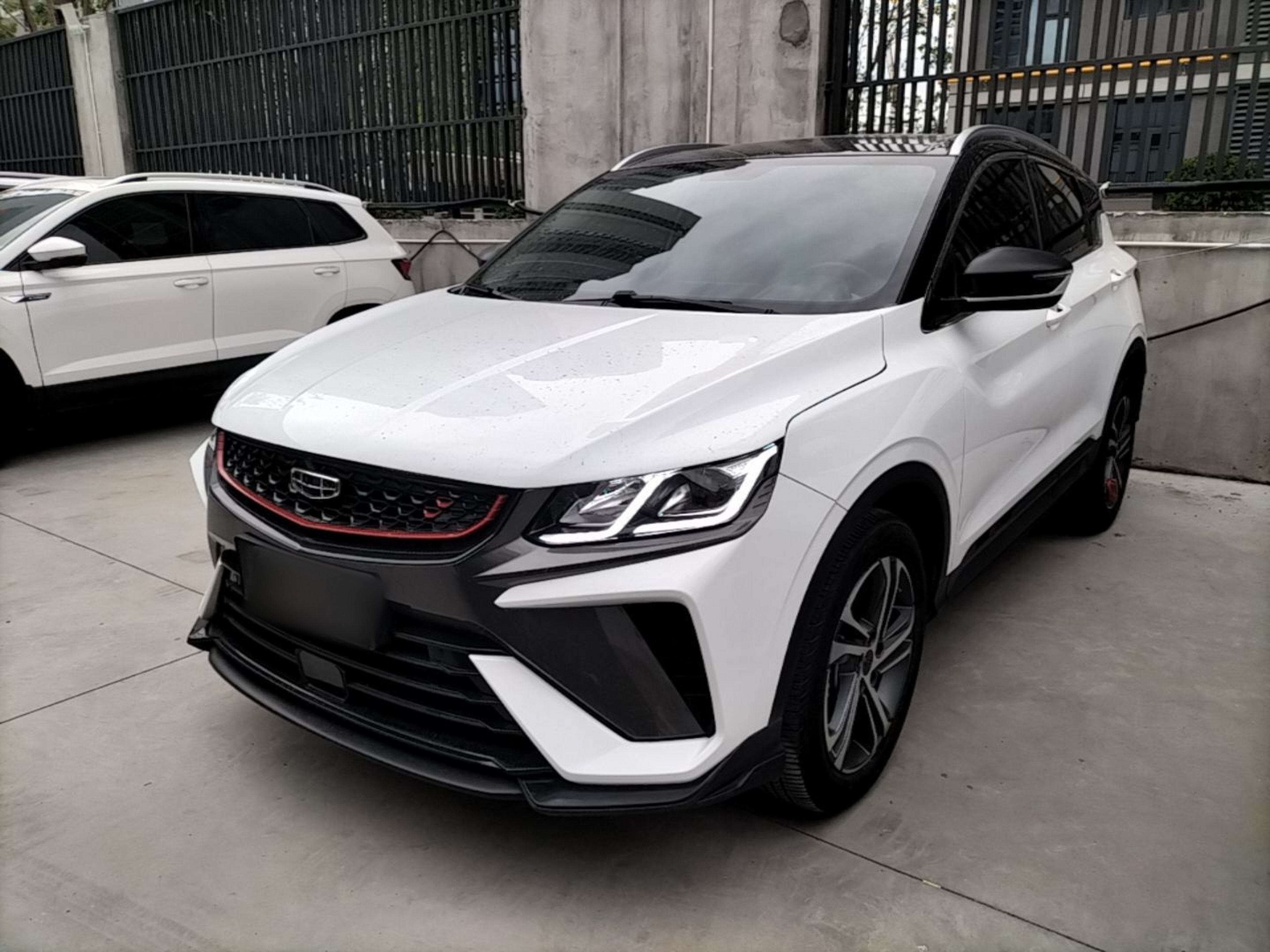 Под передней частью автомобиля