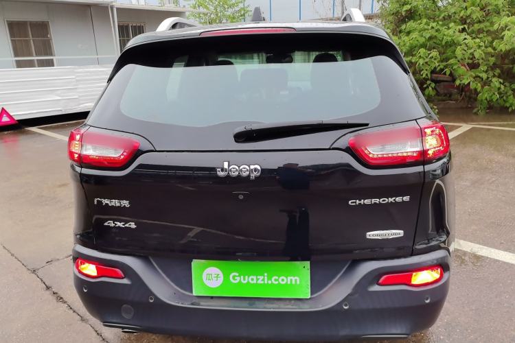 Used Jeep Cherokee 2016 2.0L Superior Edition Rear