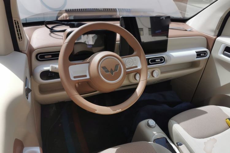 Used Wuling Hongguang MINIEV 2024 3rd Generation 215km Youth Edition Center Console