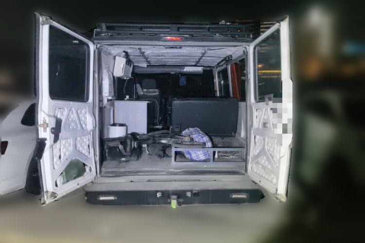 Used Iveco Daily 2020 2.5T A35 Passenger Van with Dual Tires Low Roof 5-9 Seats China V Emission Standard
