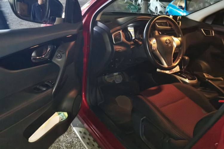 Used Nissan Qashqai 2016 2.0L CVT Elite Edition Driver Seat