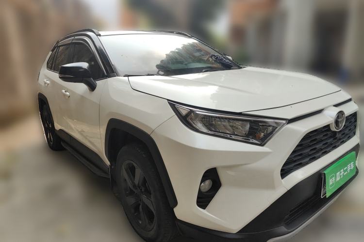 Used Toyota RAV4 2020 2.0L CVT Two-Wheel Drive Fashion PLUS Edition
