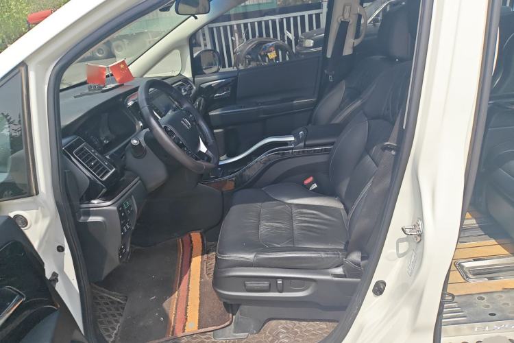 Used Honda Elysion 2019 2.0L Hybrid Luxury Edition Left Front Seat