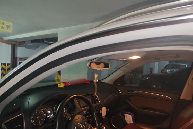 Used Audi Q5 2013 40 TFSI Ambition Headliner