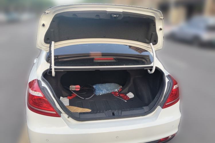 Used Geely Auto Emgrand 2016 Sedan 1.5L CVT Upward Version