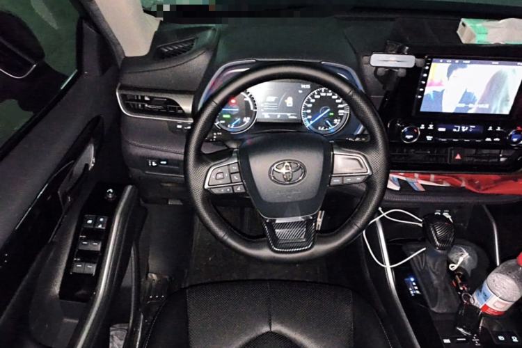 Used Toyota Highlander 2023 2.5L Smart Electric Hybrid Dual-Drive Elite Version 7 Seats Steering Wheel