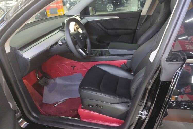 Used Tesla Model Y 2023 Long-Range All-Wheel-Drive Version
