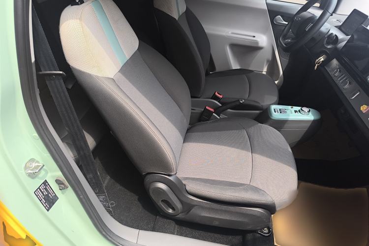 Used CHANGAN NEVO Lumin 2022 155 km – Refreshingly Sweet Edition Right Front Seat