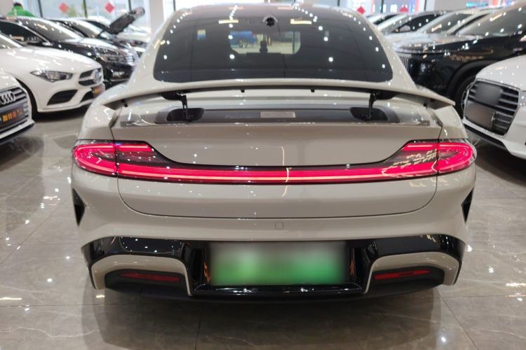 Used Xiaomi Auto SU7 2024 Four-Wheel Drive Ultra-Long Range Advanced Intelligent Driving Max Edition
