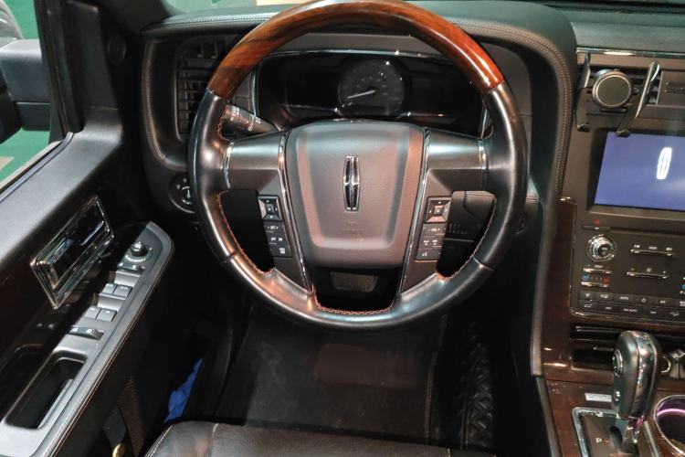 Used Lincoln Navigator 2016 3.5T AWD
